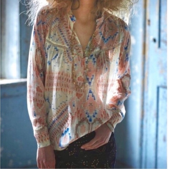 Dolan Popover Blouse Cream Geometric - Picture 2 of 14